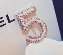 Load image into Gallery viewer, Camellia  Luxury Brand jewlery  style flowers Lapel Pins No 5 pearls Brooches flower Broche Broach Jewelry for Women